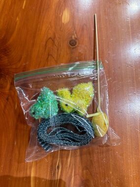 Easter crafts lot of 4 NWOP